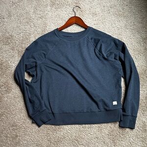 Vuori women’s crew size small dark blue